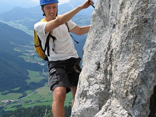 Klettern im Klettersteig in Weißbach