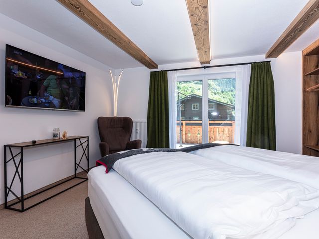 Klamm Lodge
